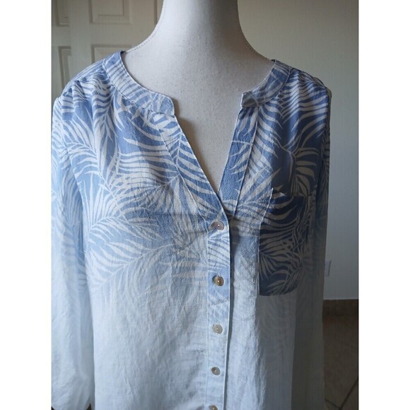 Fyve Womens Button Up Shirt Size 1X Ombre Blue White V Neck Roll Tab Lightweight - Picture 8 of 16